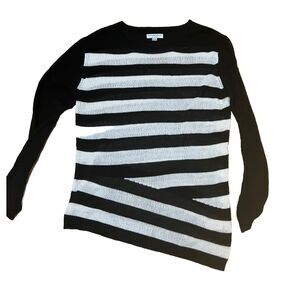 Katherine Barclay Canada Black & White Asymmetrically Stripe Acrylic Pullover M